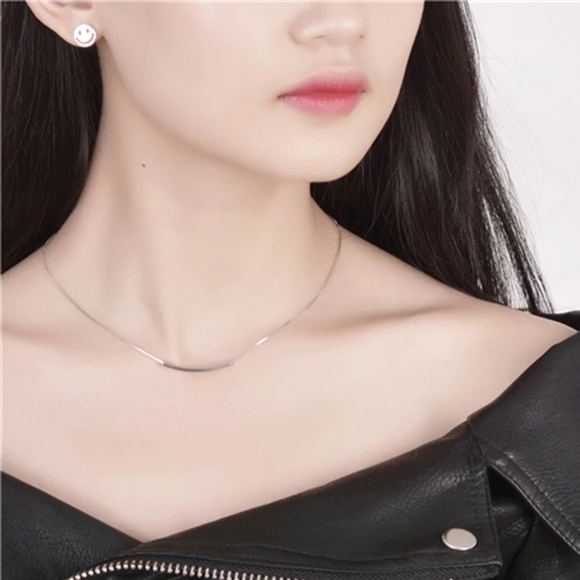 Silver Tone Box Chain 18" With Sliding Curved Bar - Picture 1 of 7